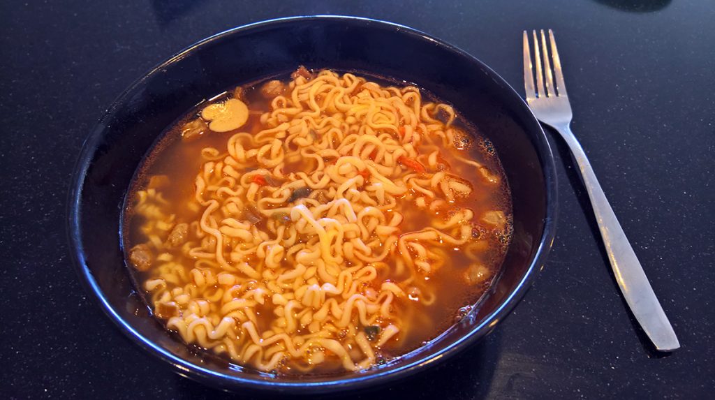 Nongshim Noodle Bowl: Spicy Chicken